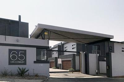 Townhouse For Sale in Petervale, Sandton