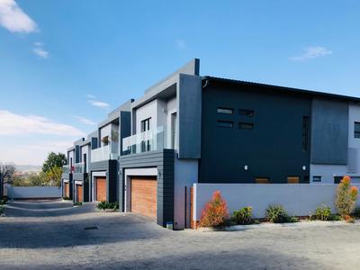 Cluster House For Sale in Petervale, Sandton